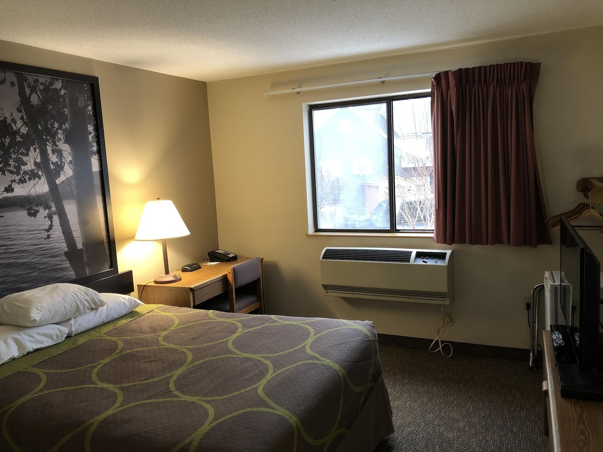 Hotel Super 8 By Wyndham Salmon Arm Extérieur photo