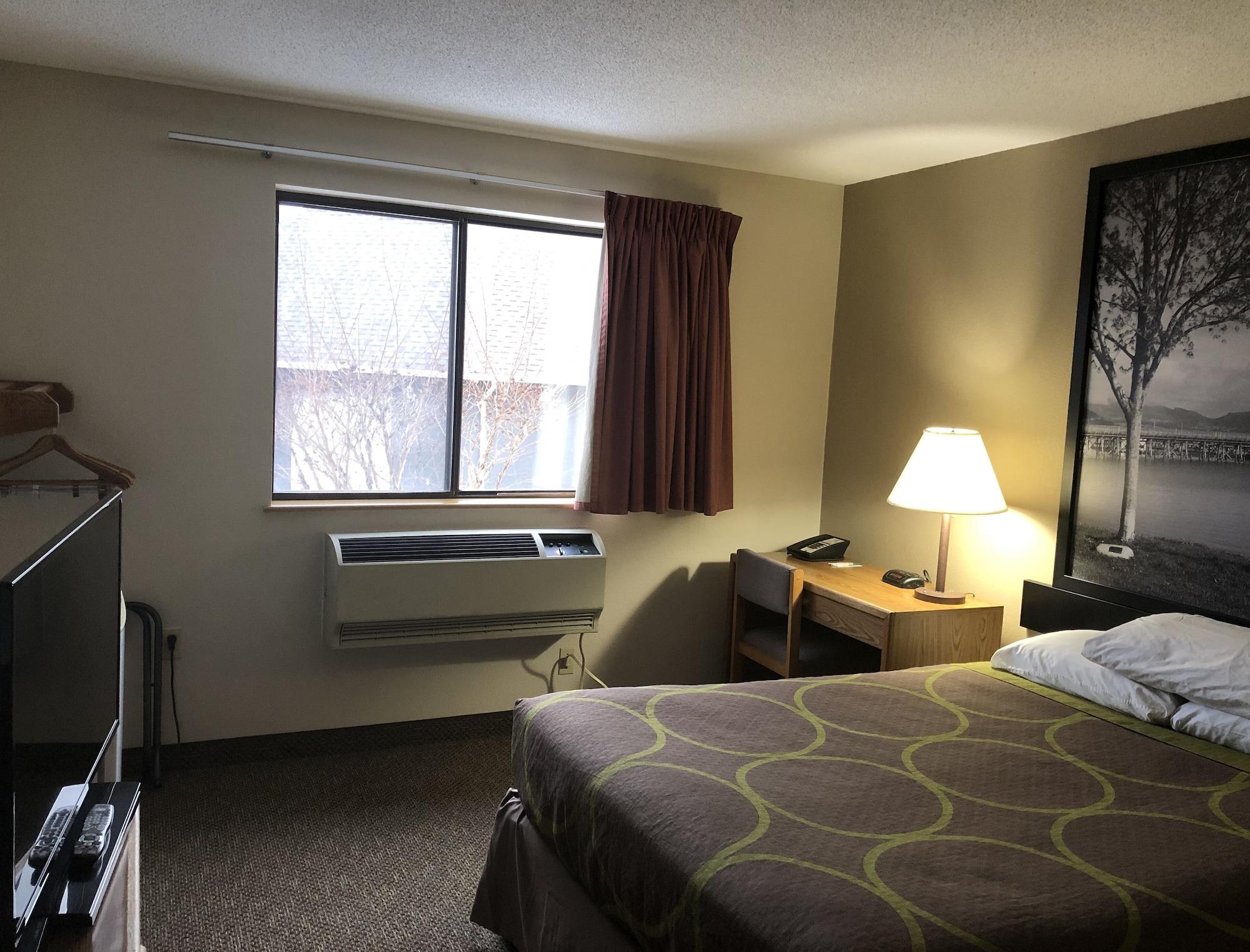 Hotel Super 8 By Wyndham Salmon Arm Extérieur photo