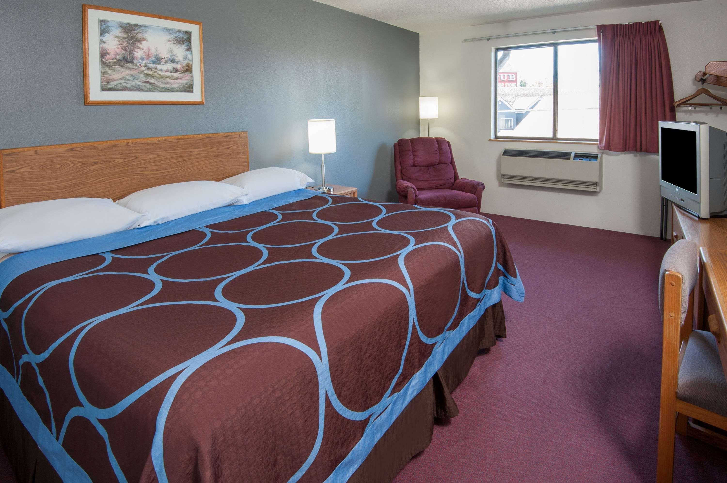 Hotel Super 8 By Wyndham Salmon Arm Extérieur photo