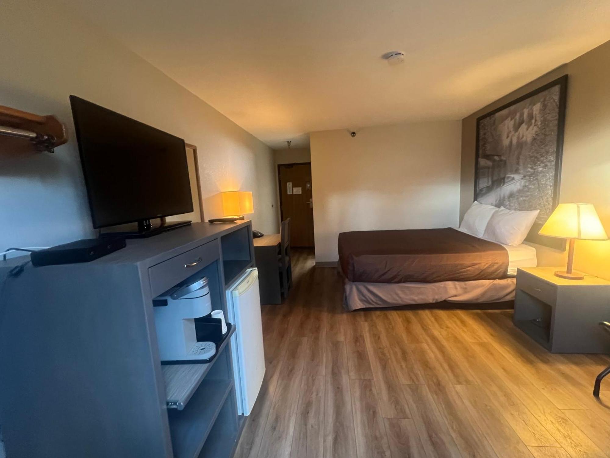 Hotel Super 8 By Wyndham Salmon Arm Extérieur photo
