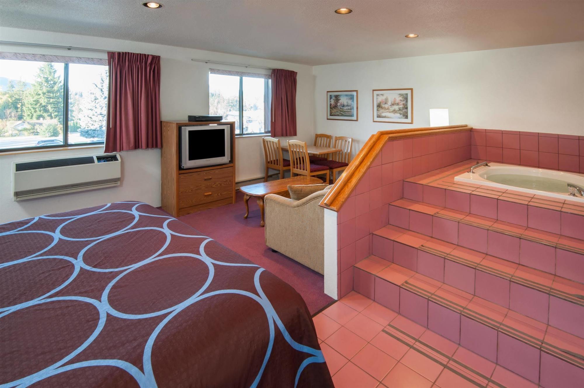 Hotel Super 8 By Wyndham Salmon Arm Extérieur photo