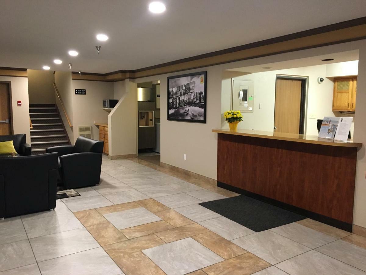 Hotel Super 8 By Wyndham Salmon Arm Extérieur photo